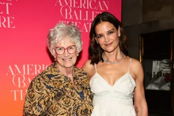 Katie Holmes nismo dugo vidjeli, a u dru&scaron;tvu majke izgledala je prekrasno
