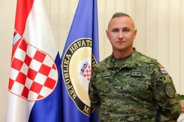 Vojnik Danijel spasio život mladom nogometa&scaron;u: Anu&scaron;ić mu uručio medalju