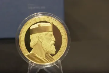 Ni&scaron;ta vi&scaron;e lančići, dukati i polugice postali hit pokloni. Cijena grama? Skočila i na 150 eura