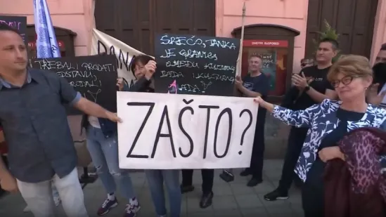 Suze u očima i zvižduci pred HNK-om: 'Ovo je postala strava! Udarili su na najosjetljivije'