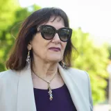 Dubravka &Scaron;uica proslavila rođendan u Parizu pa objavila fotografiju sa ča&scaron;om u ruci
