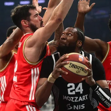 Crvena zvezda dobila ogroman &scaron;amar na svojem terenu od najže&scaron;ćih rivala