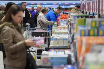 Pogledajte kako rade trgovine, trgovački centri i pekarnice ove nedjelje