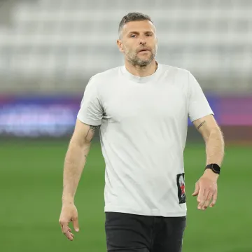Trener Osijeka daje iskreni rezime sezone, a navijači mu skandiraju poruku
