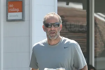 Prepoznajte li jednog od najvećih tenisača? Snimljen u potpuno opu&scaron;tenom izdanju