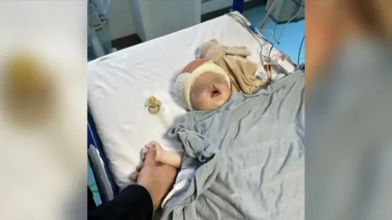 Na porodu otac počeo vri&scaron;tati, primalja protrnula u &scaron;oku: Dječak u Sloveniji spava otvorenih očiju