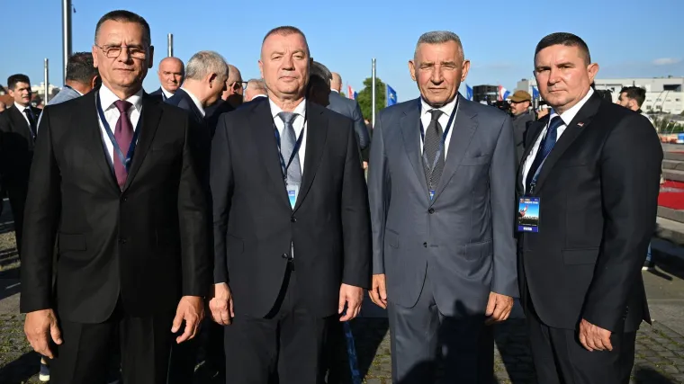 To je bio povijesni trenutak! Ovako je u Zagrebu počelo obilježavanje 35. obljetnice stvaranja HV-a