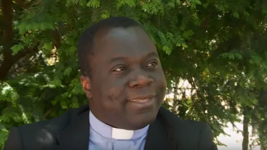 Svećenik iz Afrike &scaron;okirao se u Hrvatskoj: 'Pjevate božićne pjesme kao da ste na sprovodu'