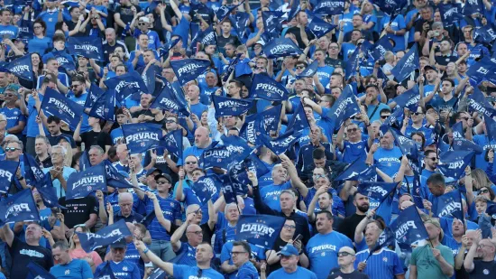 Fe&scaron;ta na Maksimiru! Dinamo slavi sezonu iz snova pred rasprodanim stadionom
