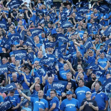 Fe&scaron;ta na Maksimiru! Dinamo slavi sezonu iz snova pred rasprodanim stadionom