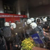Turska na rubu novog političkog kaosa? Policija suzavcem upala u sjedi&scaron;te oporbe: 'Napadnuti smo'
