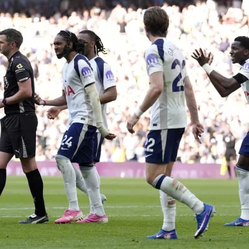 Tottenham na jedvite jade osigurao ostanak: West Ham ispao, Guardiola se oprostio porazom