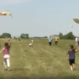 Najmlađi jurili za zmajevima, odrasli oživjeli uspomene: 'Mene je tata vodio, od trske smo ih pravili'