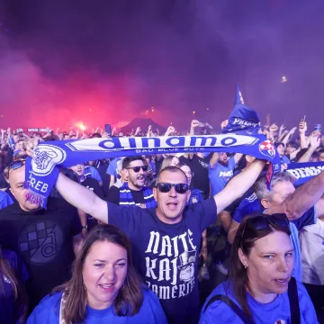 Dinamo proslavio naslov prvaka uz veliko slavlje na Maksimiru i euforiju navijača