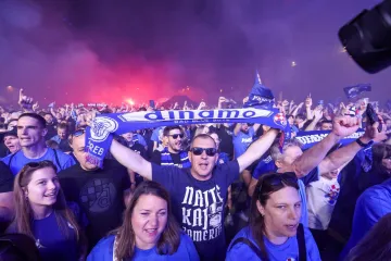 Dinamo proslavio naslov prvaka uz veliko slavlje na Maksimiru i euforiju navijača