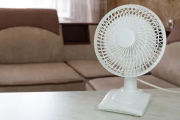 Za&scaron;to je spavanje uz upaljen ventilator lo&scaron;a ideja? U toj se navici skrivaju brojne opasnosti