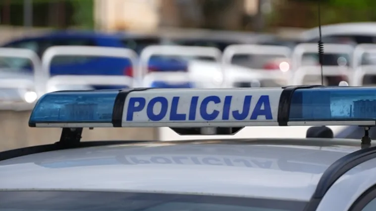 Poznato tko je vlasnik zapaljenog Porschea: Sam je gasio požar do dolaska vatrogasaca