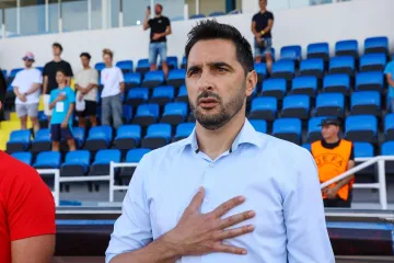 Poslu&scaron;ajte govor izbornika Budimira igračima uoči prve utakmice Eura