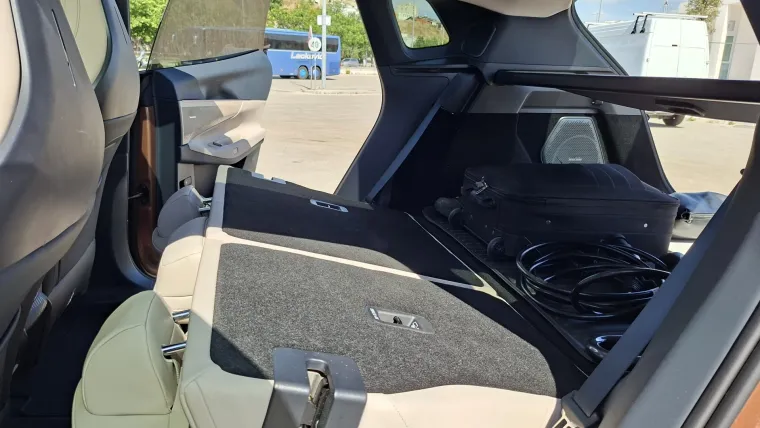 Ozbiljno dobar SUV! Vozili smo auto koji ima sve: Tehnologiju, snagu i 1100 km dometa