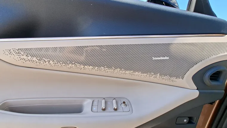 Ozbiljno dobar SUV! Vozili smo auto koji ima sve: Tehnologiju, snagu i 1100 km dometa