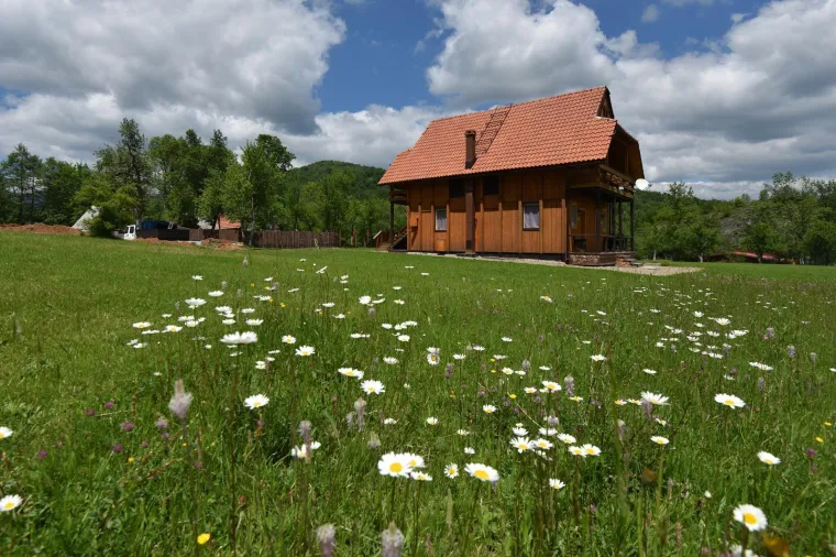 S gostima pio viski sa &scaron;piljskim ledom, Yerkovich sad pokazao megaprojekt težak milijune