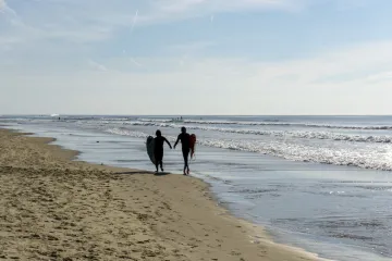 Dvoje ljudi utopilo se zbog opasne pojave u moru: Vlasti u Francuskoj izdale upozorenje