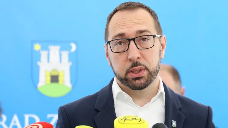 Toma&scaron;ević najavio novu ostavku, o Kostanjeviću i krađi: 'Nisam ga poznavao'