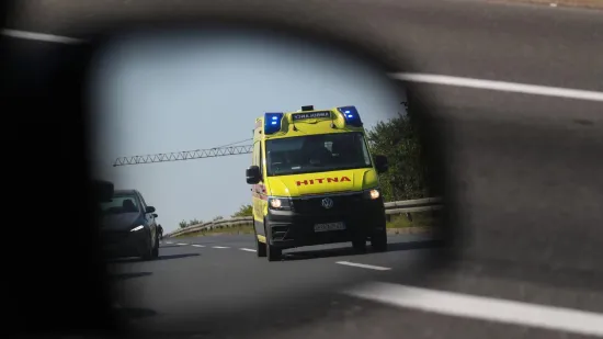 Teretno vozilo udarilo pje&scaron;akinju (74) ispred trgovine: Preminula je