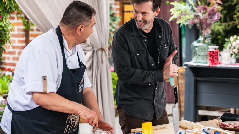 Chef Tomislav &Scaron;piček i Matija Kačan pripremaju premium BBQ za istinske gurmane
