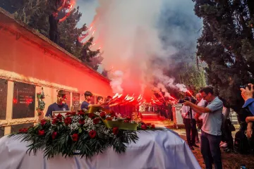 'Poljud je plakao!' Emotivan opro&scaron;taj legende Hajduka: Ispratilo ga more ljudi