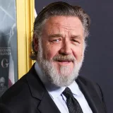 Russell Crowe na meti kritika nakon snimke davanja autograma fanovima: 'U čemu je problem?'