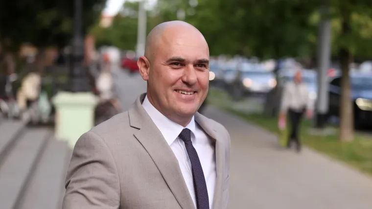 Sin Josipa Dabre njegova je slika i prilika: 'Mama i tata nisu dovoljno 'cool' za maturalnu'