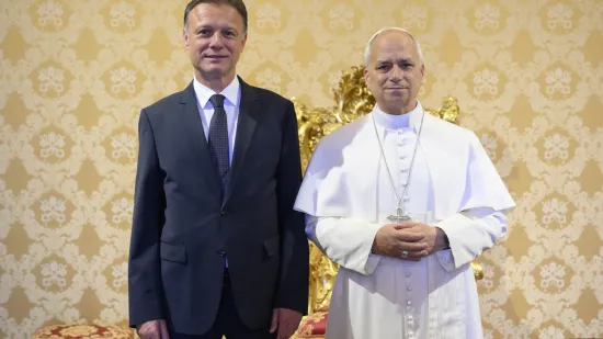 Pazite &scaron;to je Jandroković poklonio Papi: 'Lijepa simbolika, vjerujem da ga je radovalo'
