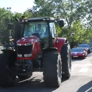 Kad Gabriel vozi, Ferrari guta pra&scaron;inu! Pogledajte najveću legendu mature u Hrvata