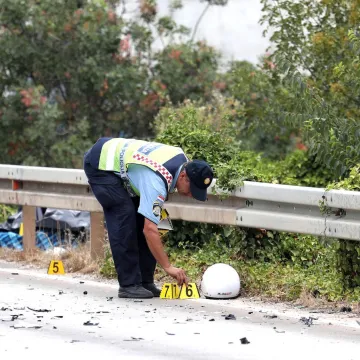 Sudar kod Gospića: Austrijanac motorolom prebrzo uletio u zavoj pa se zabio u Slovenca
