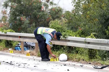 Sudar kod Gospića: Austrijanac motorolom prebrzo uletio u zavoj pa se zabio u Slovenca