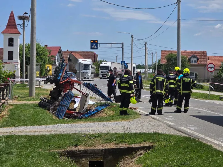 Potresni prizori tragedije u Slavoniji: Vozač traktora poginuo pred vlastitom kućom