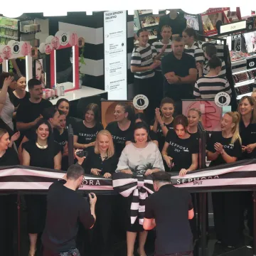 U Splitu otvorena Sephora: Pogledajte koliko se ljudi okupilo ispred poslovnice