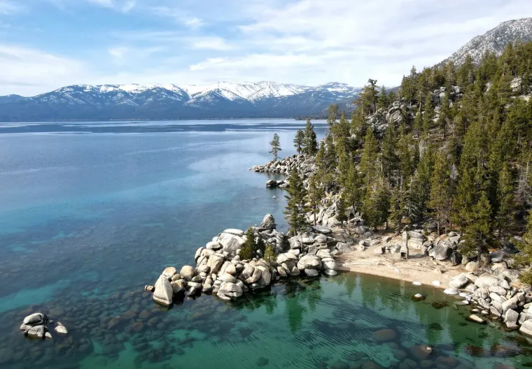Ovo jezero ljeti izgleda kao plaža, a zimi kao skijali&scaron;ni raj: 'Jedno je od najljep&scaron;ih'