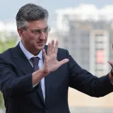 Plju&scaron;te kritike zbog novih mjera: 'Plenković je zakasnio; Spa&scaron;ava proračun'