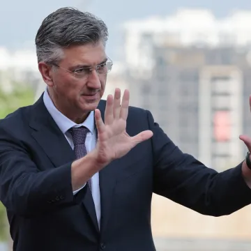 Plju&scaron;te kritike zbog novih mjera: 'Plenković je zakasnio; Spa&scaron;ava proračun'
