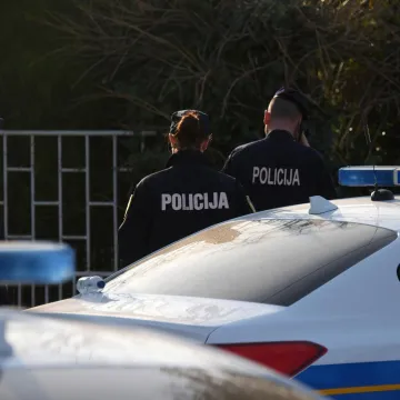 Pijana vozačica (50) pretjecala preko pune crte pa skrivila nesreću Kod Umaga