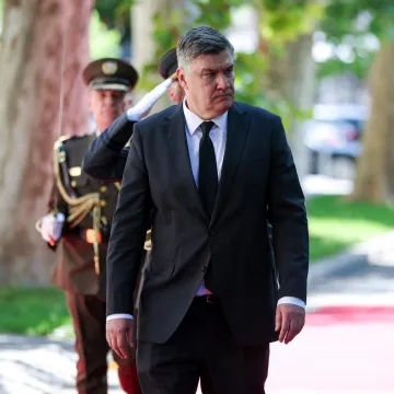 Milanović odbrusio Vučiću: 'Njegovo zastra&scaron;ivanje bi bilo komično da nije uznemirujuće'