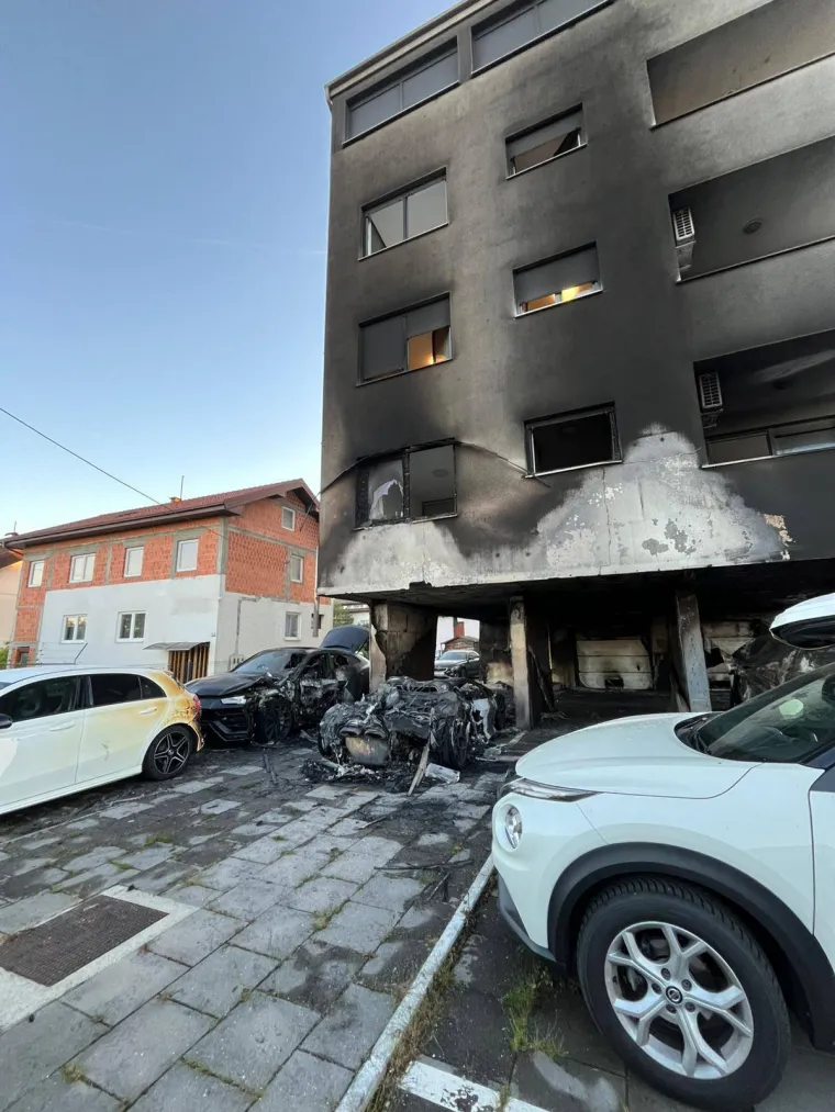 Vatra progutala luksuzni Lamborghini i jo&scaron; tri vozila: Zapalio se kontejner uz zgradu