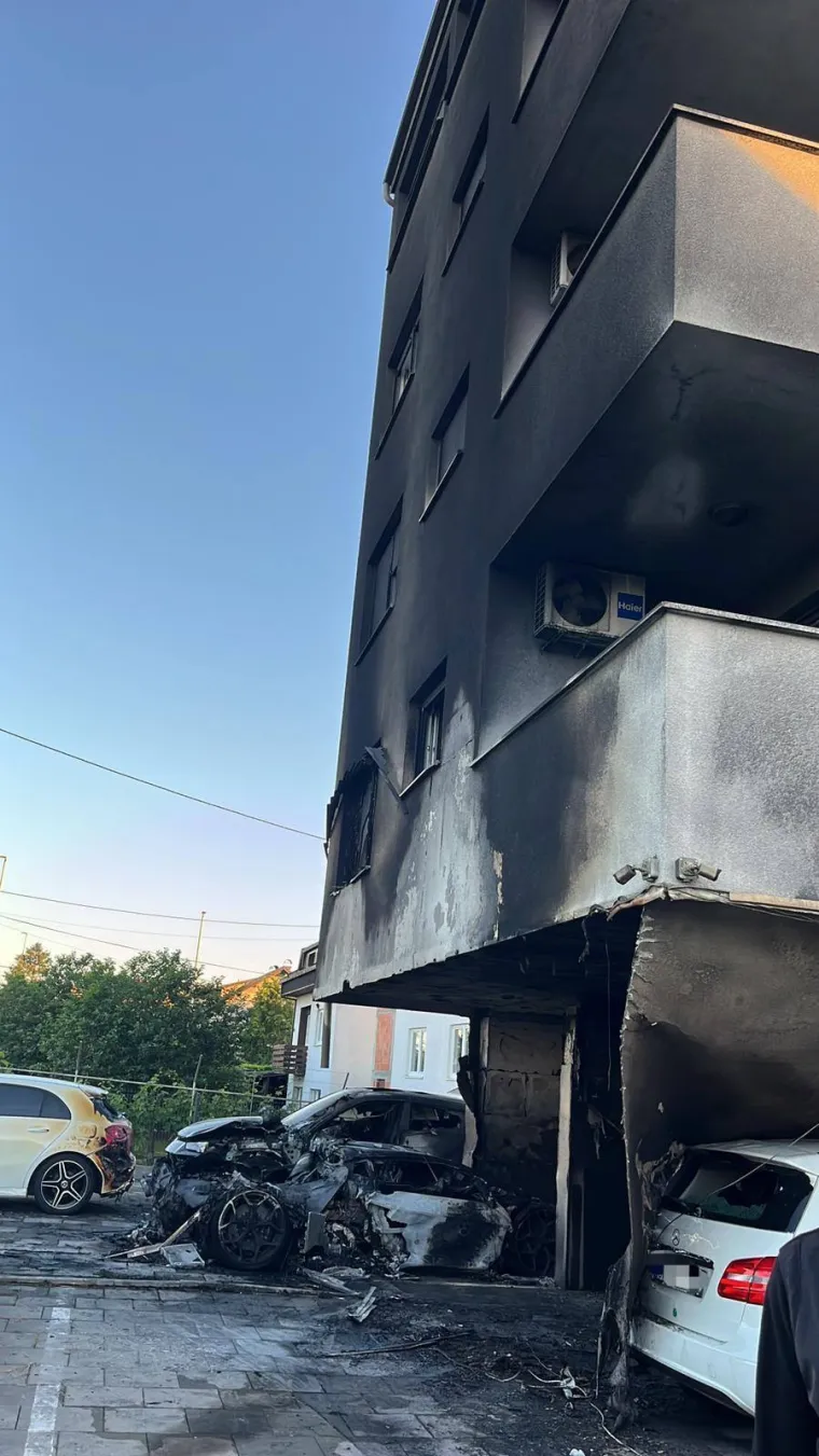 Vatra progutala luksuzni Lamborghini i jo&scaron; tri vozila: Zapalio se kontejner uz zgradu