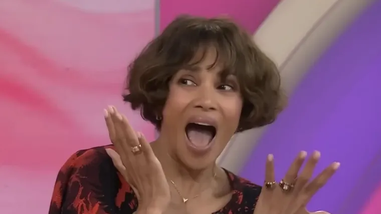 Halle Berry pogre&scaron;no čula pitanje u emisiji uživo pa &scaron;okirala voditeljice: 'Ba&scaron; si zločesta'