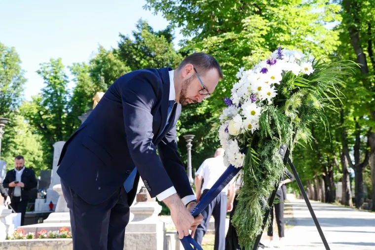 Plenković, Jandroković i Toma&scaron;ević položili vijence: Dan državnosti čestitao i Marco Rubio