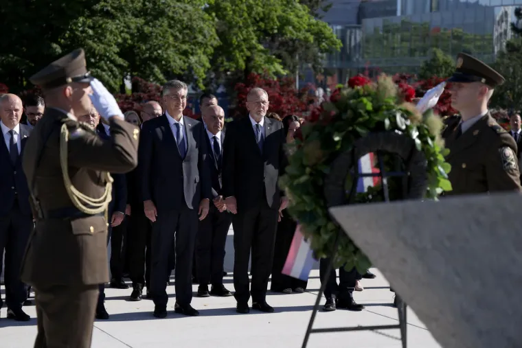 Plenković, Jandroković i Toma&scaron;ević položili vijence: Dan državnosti čestitao i Marco Rubio