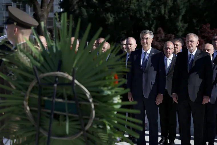 Plenković, Jandroković i Toma&scaron;ević položili vijence: Dan državnosti čestitao i Marco Rubio