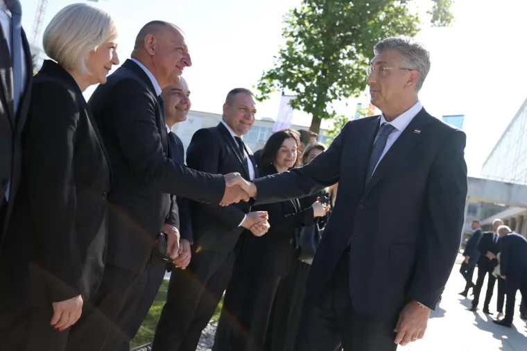 Plenković napao Milanovića: 'Ne znam nijednu zemlju u kojoj ne po&scaron;tuju dan vlastite države'